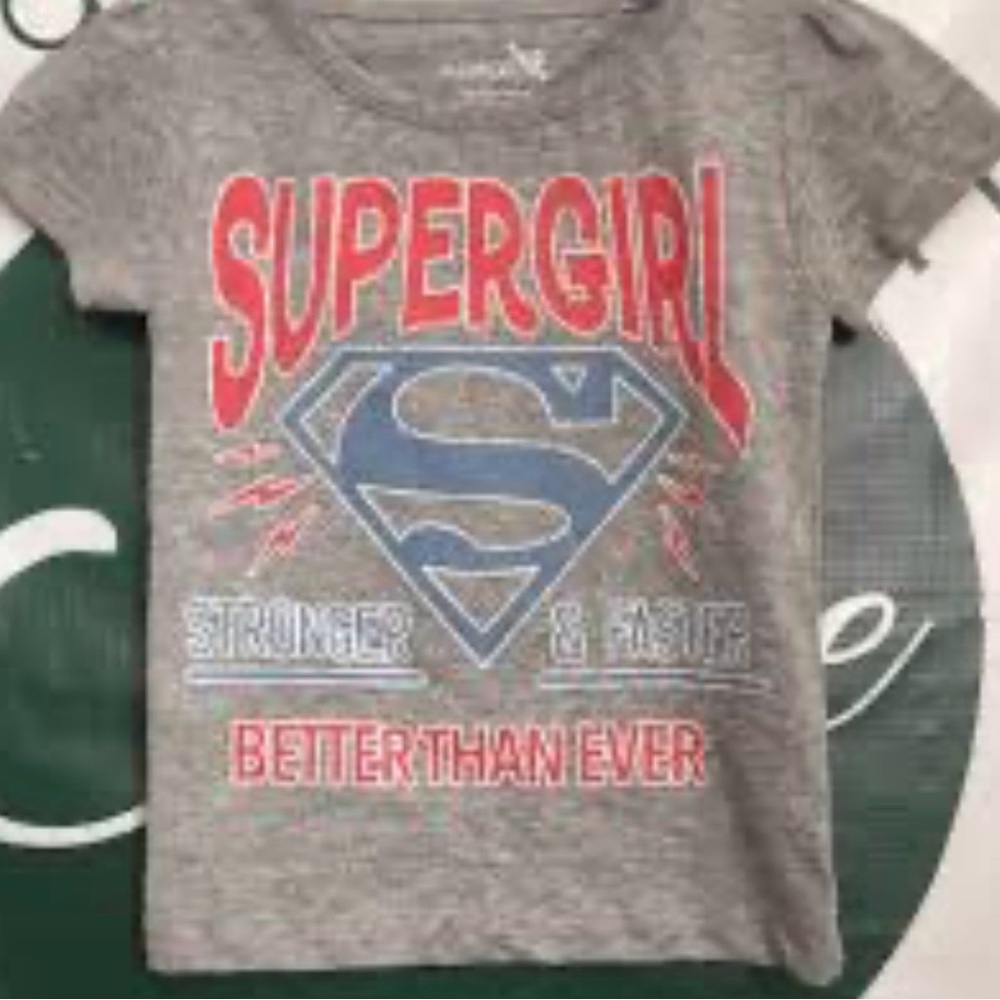DC Comics Supergirl Graphic T-Shirt Gray and Red Size 18 months NWOT
